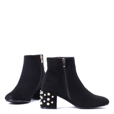 Czarne botki na słupku z perełkami Eyma- Obuwie