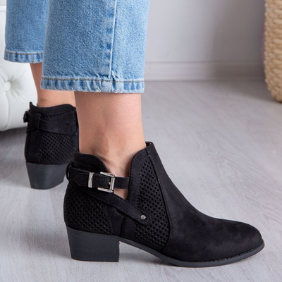 Čierne topánky Chelsea s prelamovaným povrchom Black Elegance - Obuv