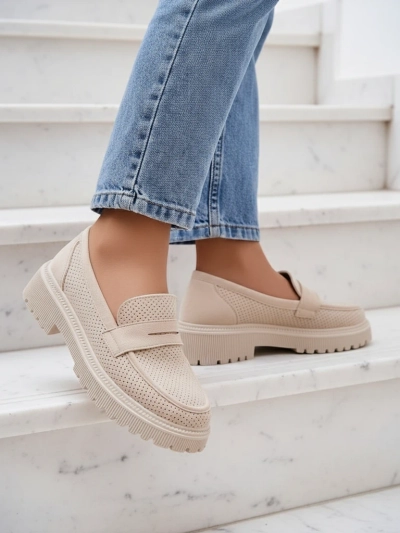 Ženski loafers Callista bež, ekološko usnje, nizka peta 4 cm