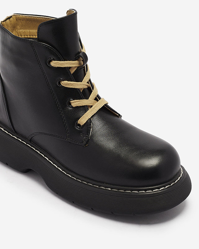 Čierne dámske čižmy z ekokože so žltými šnúrkami Getysa - Obuv