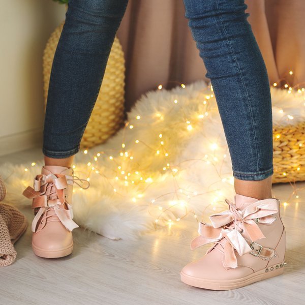 Ružové tenisky Levi s cvočkami - Obuv