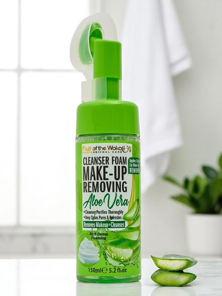 Čistiaca a hydratačná penová starostlivosť o tvár s aloe a kefkou