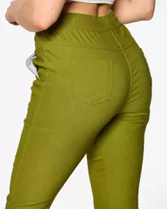 tmavozelená
