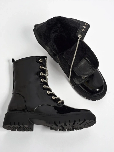 Lakirani ženski gležnarji s vezalkami Fjorra