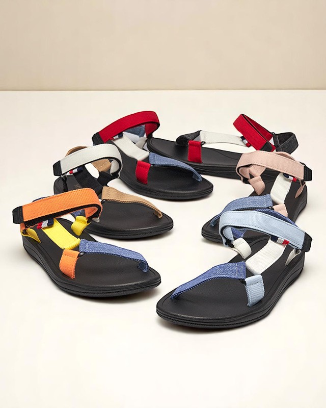 Ženski sandali Luna rdeče-črni sintetični za poletje