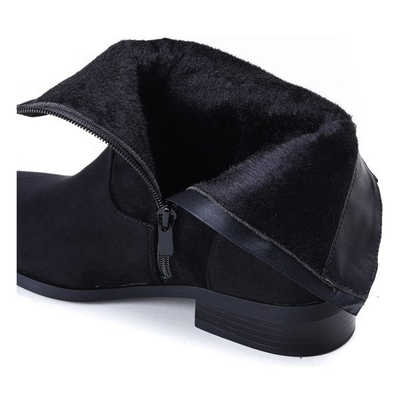 Czarne botki na płaskim obcasie Charlla - Obuwie