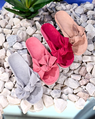 Royalfashion Dámske žabky z eko-semišu s mašľou v sivej farbe Suui