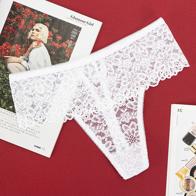 Dámske biele čipkované tangá - Spodná bielizeň
