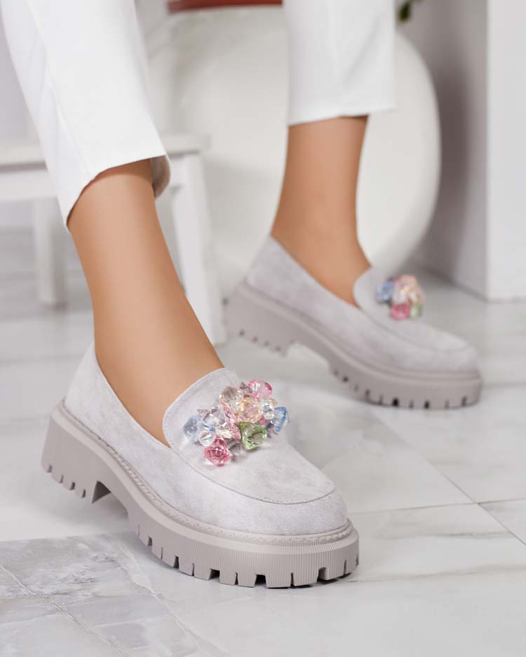 Svetlosivé dámske mokasíny s farebnými korálkami Hetika - Obuv