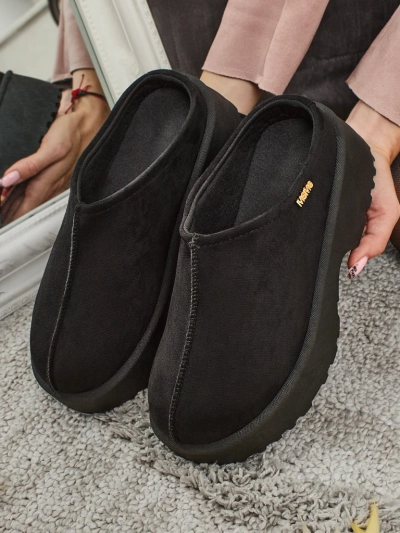 Kratki ženski škornji a'la za sneg s krznom Calindra