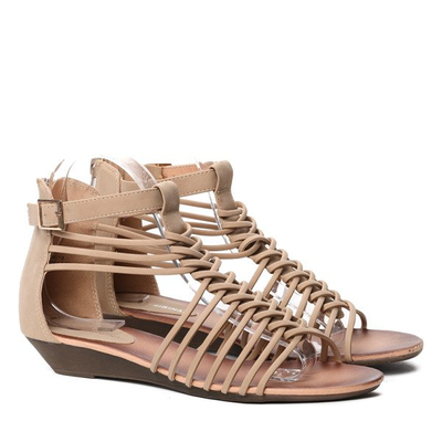 Béžové sandále na nízkom podpätku vyrobené z umelej kože Uasswerra - Obuv