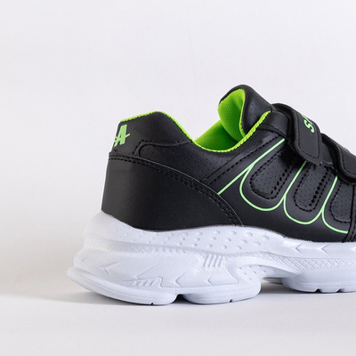 Čierna chlapčenská športová obuv so zelenými vsadkami Ewald - Obuv