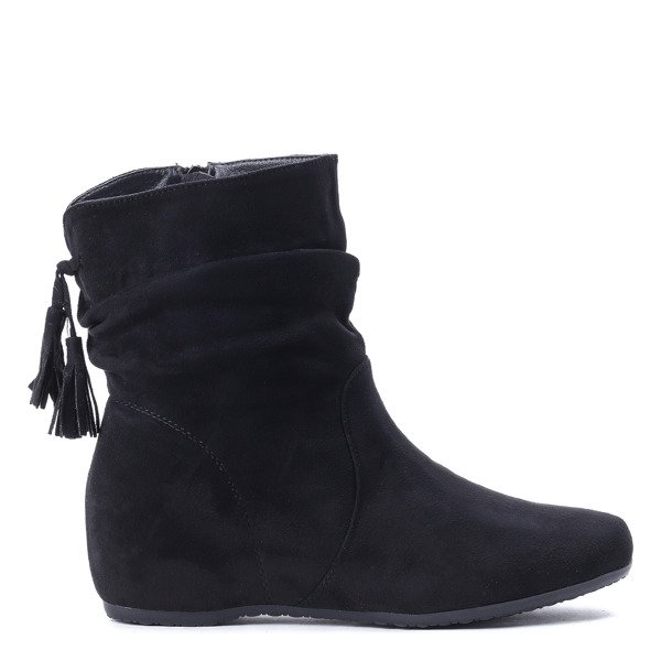 Czarne botki na krytym koturnie Juliet- Obuwie