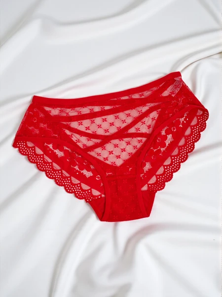 Ženske spodnje hlačke tipa figi s čipko in trakovi