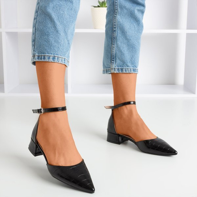 Černé baleríny s reliéfem zvířete Tesena - Obuv 1