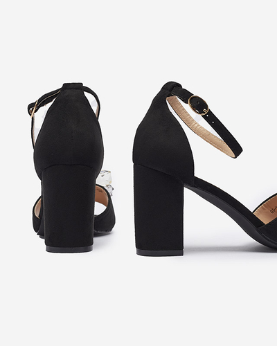 Dámske sandále na podpätku s ozdobnými kryštálmi v čiernej farbe Berlogo- Obuv