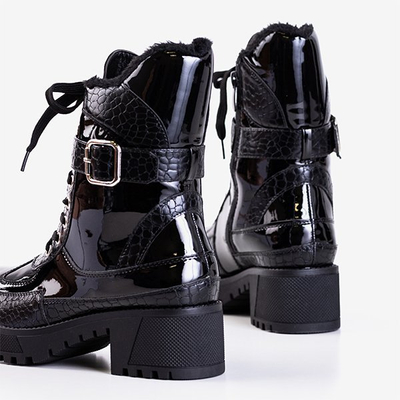 Dámske čierne pracovné odevy na vysokom podpätku s lakovanou povrchovou úpravou Vuqe - Obuv