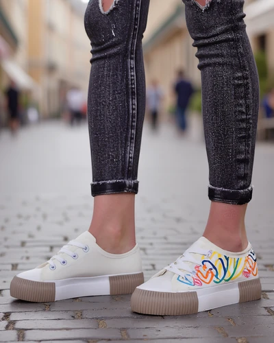 Royalfashion Dámske tenisky s potlačou srdca Sercess