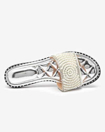 OUTLET Dámske strieborné papuče s ozdobami Ahaio - Obuv