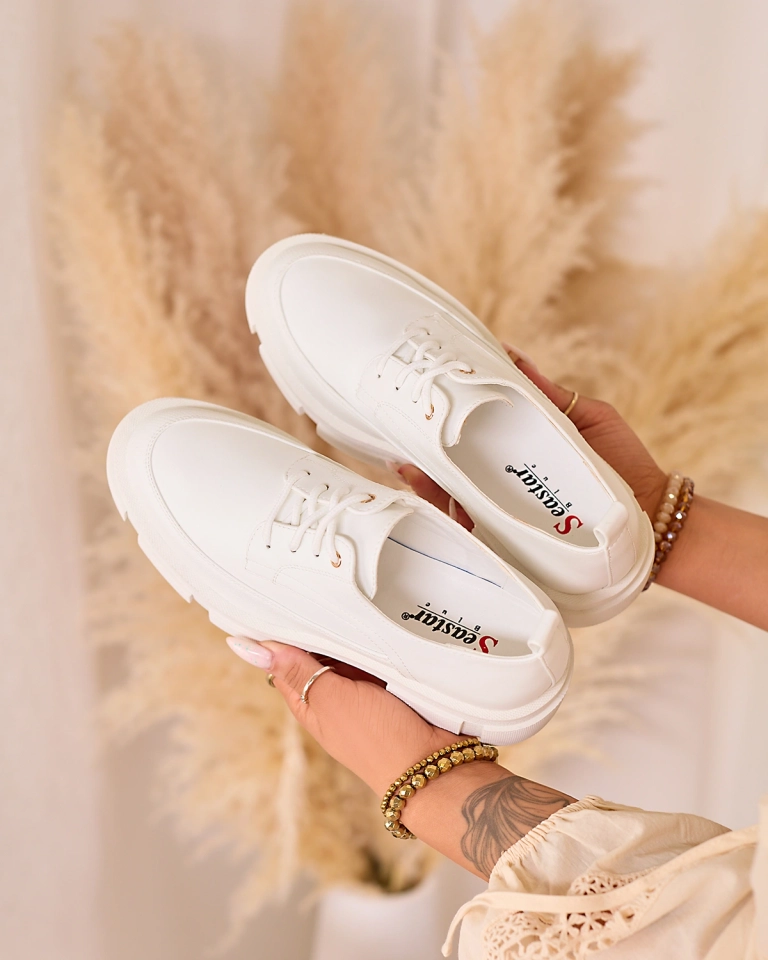 Royalfashion Biele dámske poltopánky s pevnou podrážkou Trendy Šnurovacie poltopánky