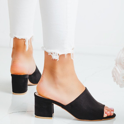 Czarne klapki na niskim słupku Montana - Obuwie