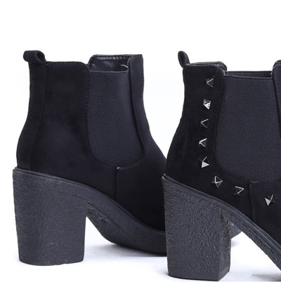 Czarne botki na słupku z ćwiekami Leona- Obuwie