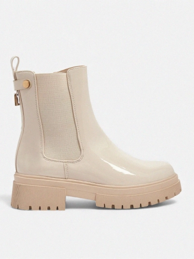 Lakirani ženski gležnarji iz eko usnja Calebi