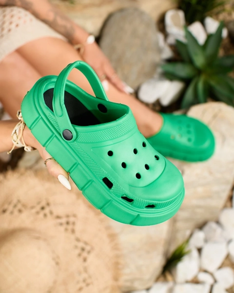 Royalfashion Tmavozelené dámske gumené šľapky Kooranza