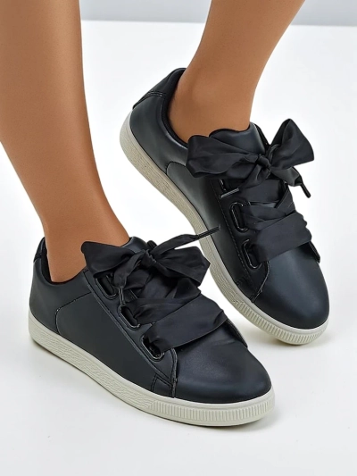 Royalfashion Dámske sneakers z ekologickej kože s dekoratívnymi šnúrkami Etti