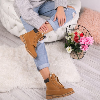 Martina hnedé izolované turistické topánky - Obuv