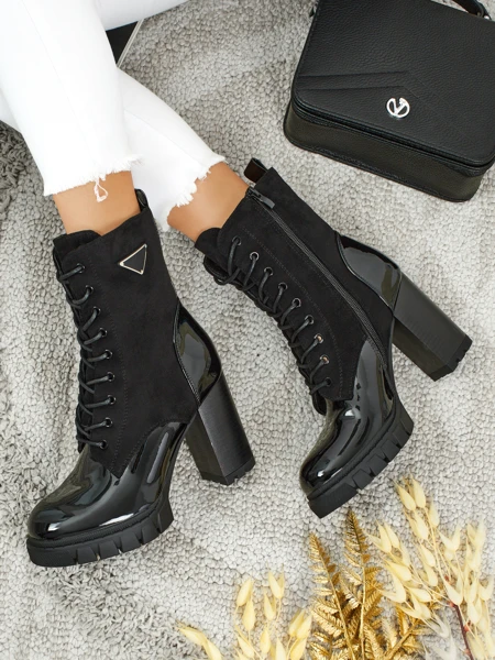 Ženski gležnarji iz eko semiša s peto Event Bramble