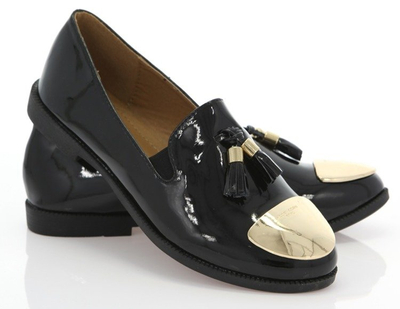 Czarne slip on z błyszczącą blaszką - Obuwie