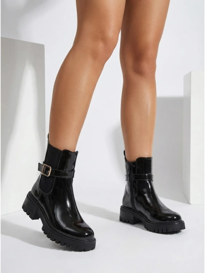 Lakirani ženski gležnarji iz eko usnja Calivi