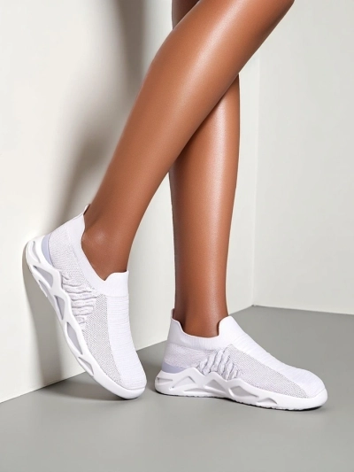 Royalfashion dámske sneakersy na slip-on s rhinestoneovými ozdobami Elavises