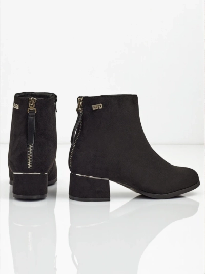 Ženski gležnjarji iz eko semiša s peto Arshinea