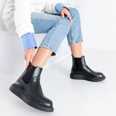 OUTLET Čierne dámske čižmy na platforme Fabriano - Obuv