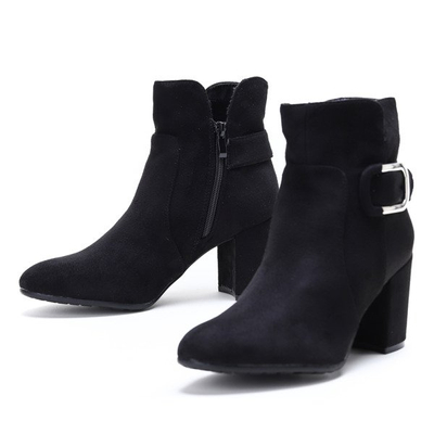 Czarne botki na wyższym słupku z ozdobną klamrą Polly - Obuwie