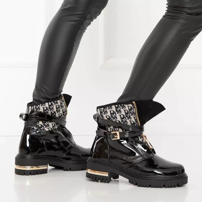 OUTLET Čierne dámske lakované čižmy Rubiska - Obuv