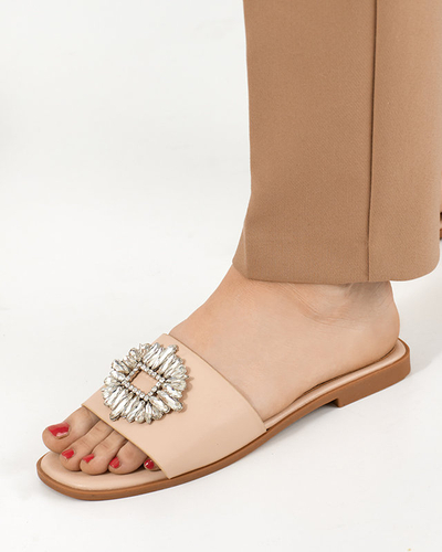 OUTLET Dámske béžové papuče so strieborným ornamentom. Hipi - Obuv