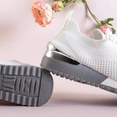 OUTLET Biele dámske športové topánky značky Buer - Footwear