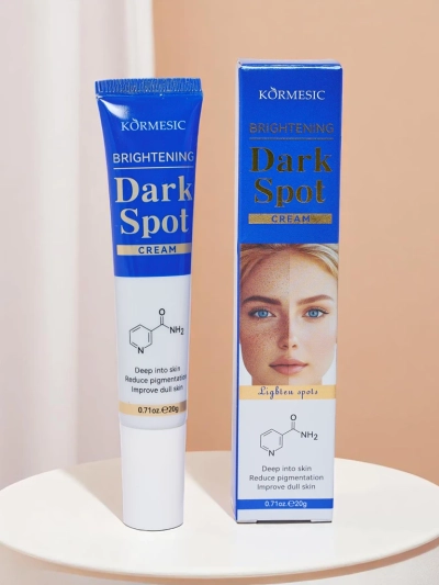 Rozjasňujúci krém na pleť pre zjednotenie tónu a pigmentové škvrny