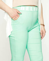 mäta || tmavozelená