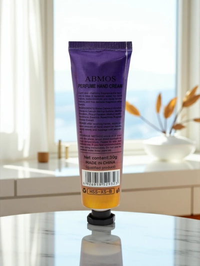 Dišeča krema za roke vlažilna Pink Temptation