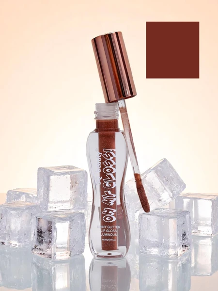 Lesk na pery s trblietkami v odtieni Simulation