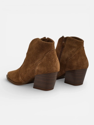 Ženski kavbojski gležnarji iz naravnega usnja Nilof