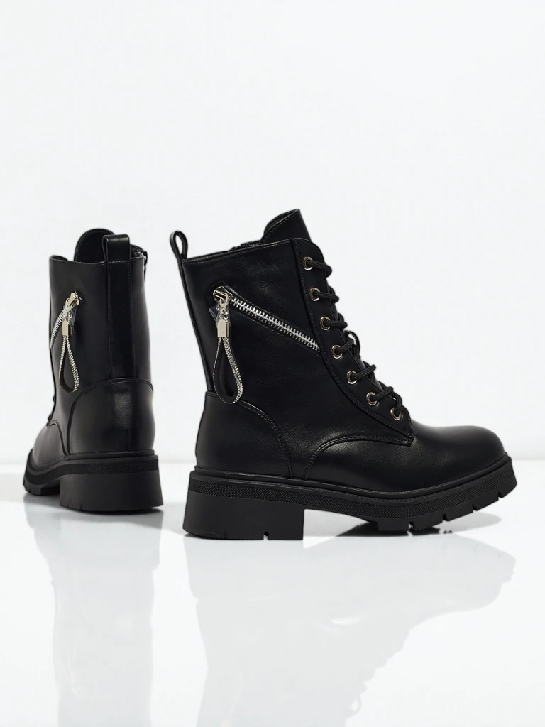 Ženski Gležnarji Venus Črni Usnjeni Elegantni za Jesen