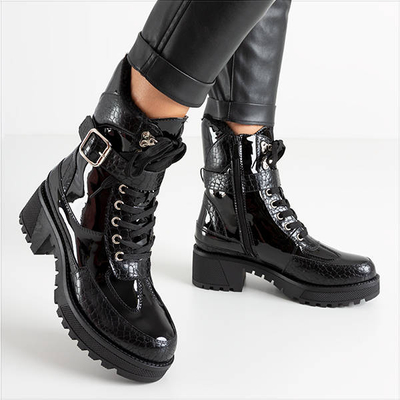 Dámske čierne pracovné odevy na vysokom podpätku s lakovanou povrchovou úpravou Vuqe - Obuv