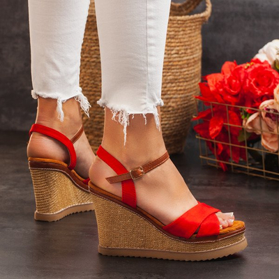 Červené sandály na ozdobeném klínu Bastina - Obuv 1