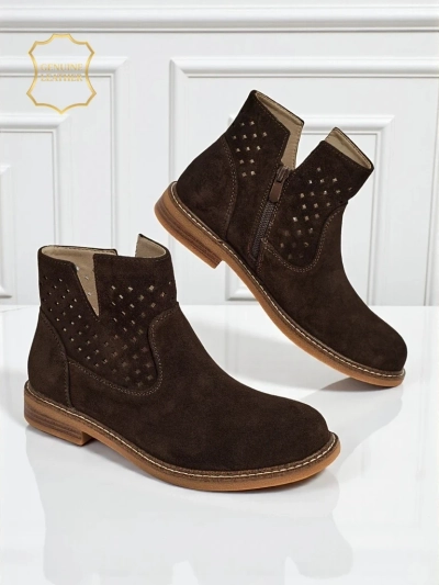 Gležnarji Ariadne iz naravnega semiša temno rjave barve, ravne pete 3 cm