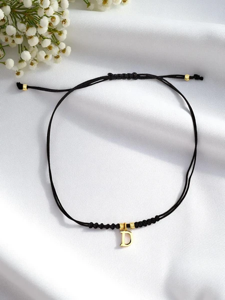 Dámsky náramok s písmenom D